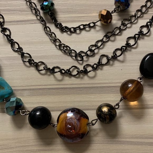 4 tier necklace with chains and beads - Picture 4 of 8